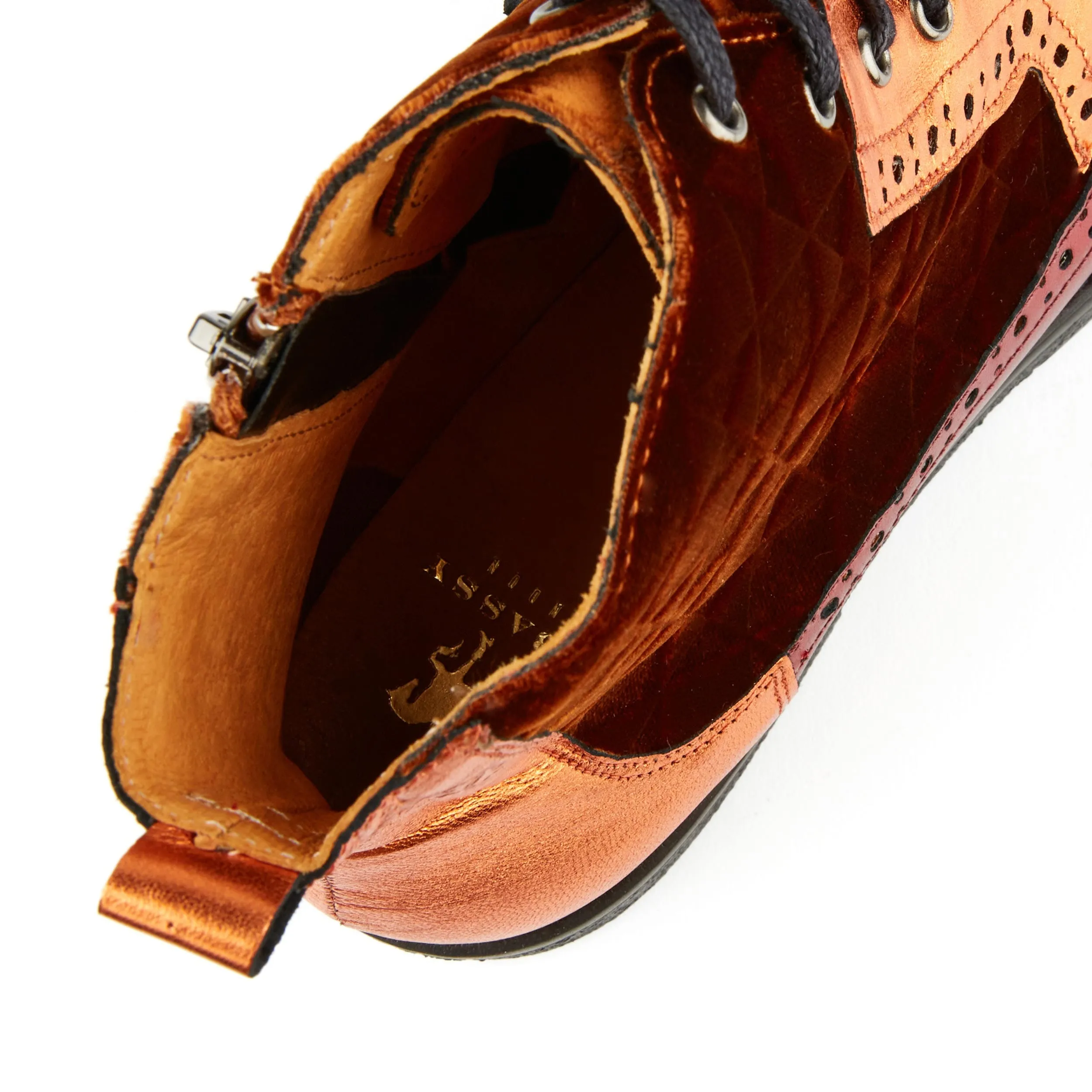 Hatter - Bronze Velvet
