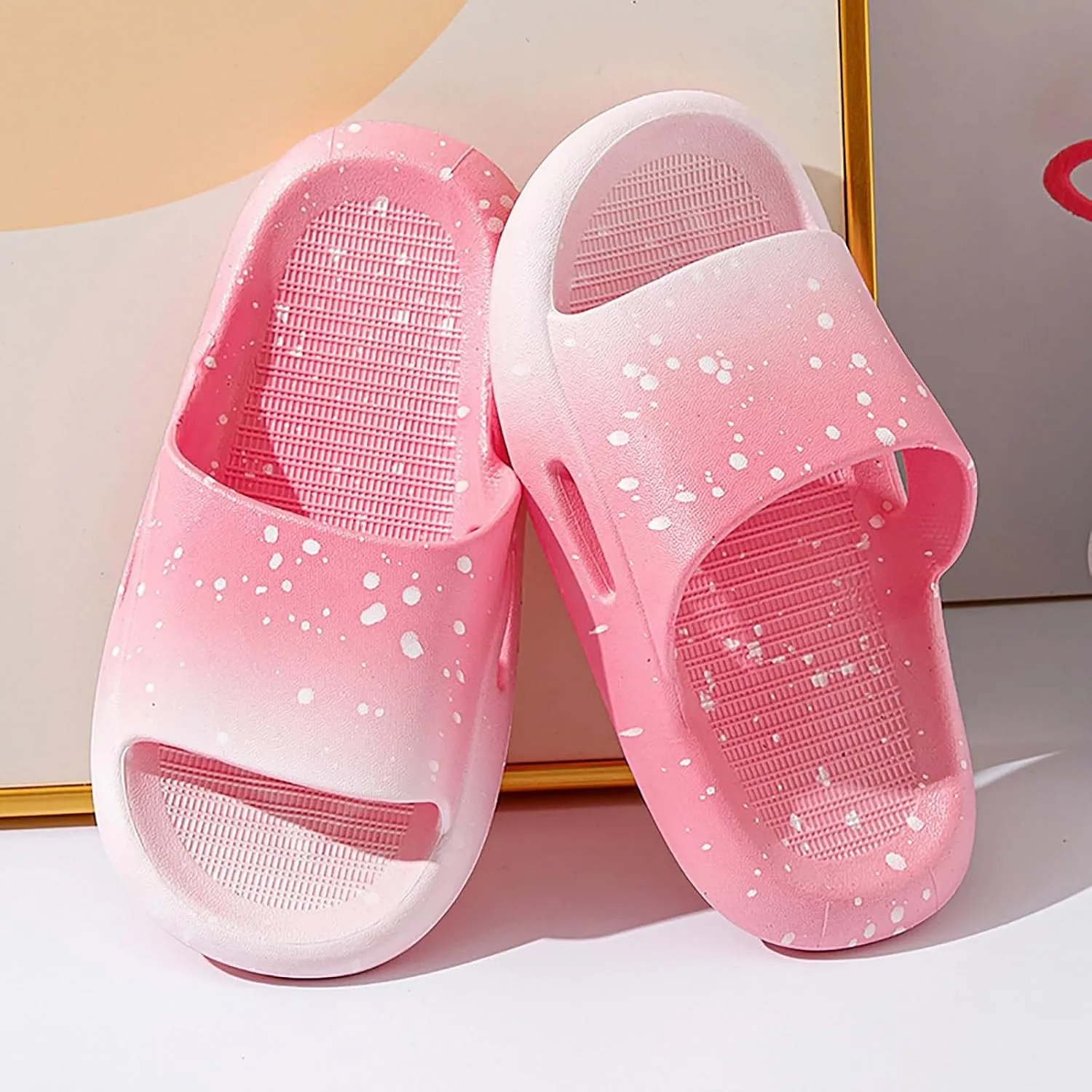 Slip on Slide Sandals Girls Slippers Are Comfortable And Soft And They Are Fashionable Gradient In Color