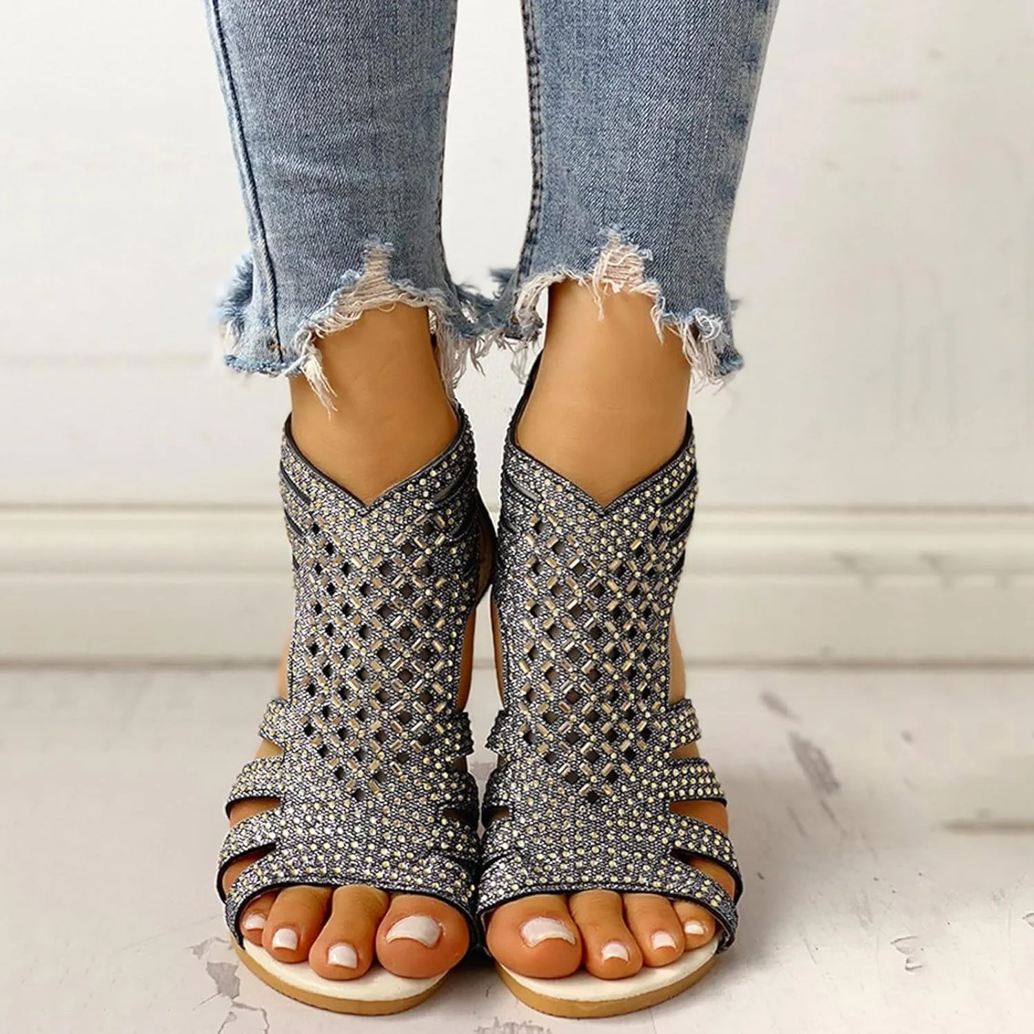 Stylish Summer Women's Sandals Open Toe Flat Casual Design Perfect for Everyday Wear and Beach Trips