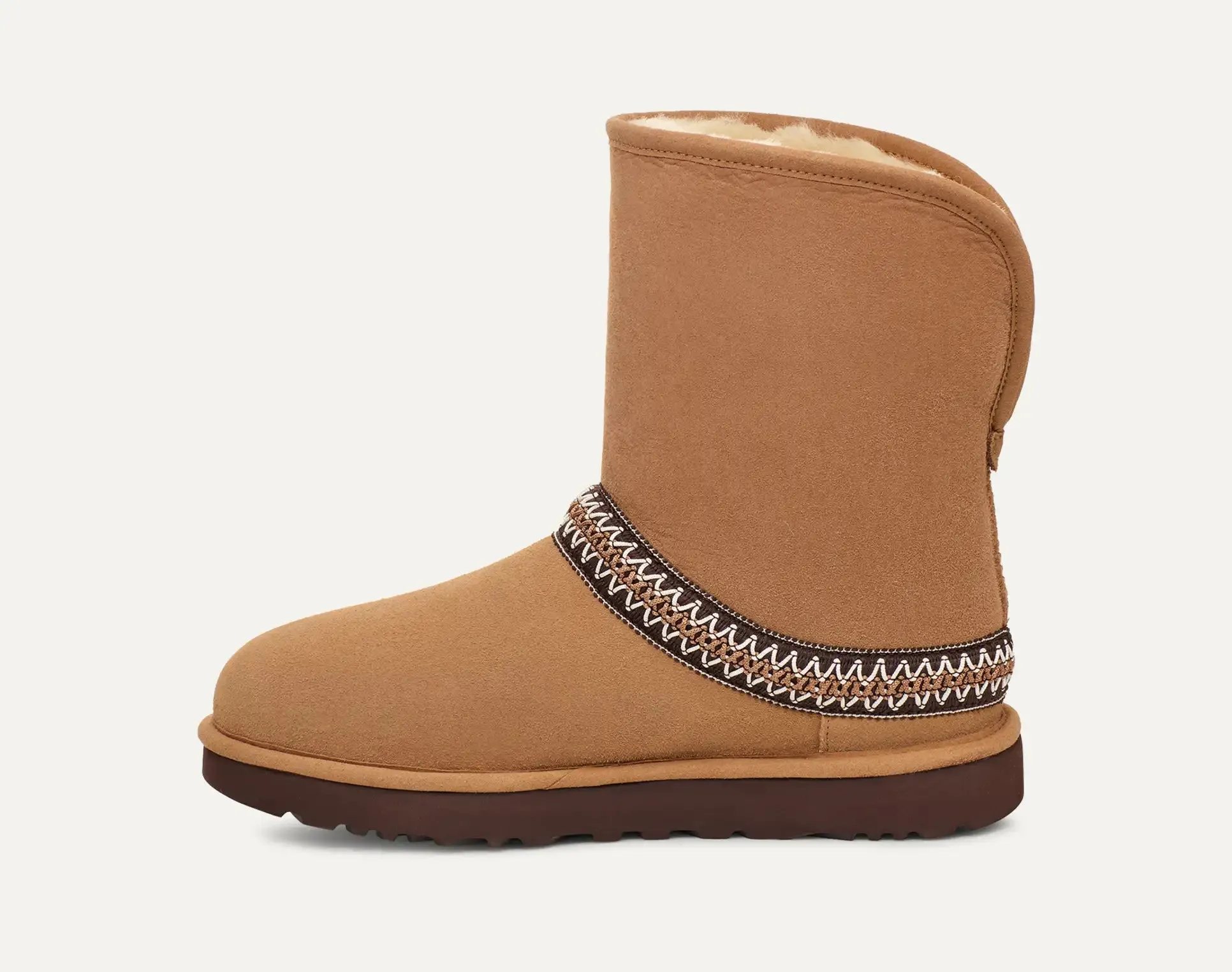 UGG WOMENS CLASSIC SHORT CRESENT - CHESTNUT