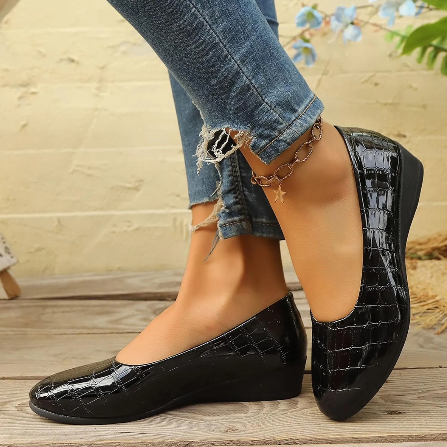 Wedge Sandals for Women Closed Toe Pointed Toe Flats Slip On Leather Work Flat Shoes Casual Summer Daily Shoes